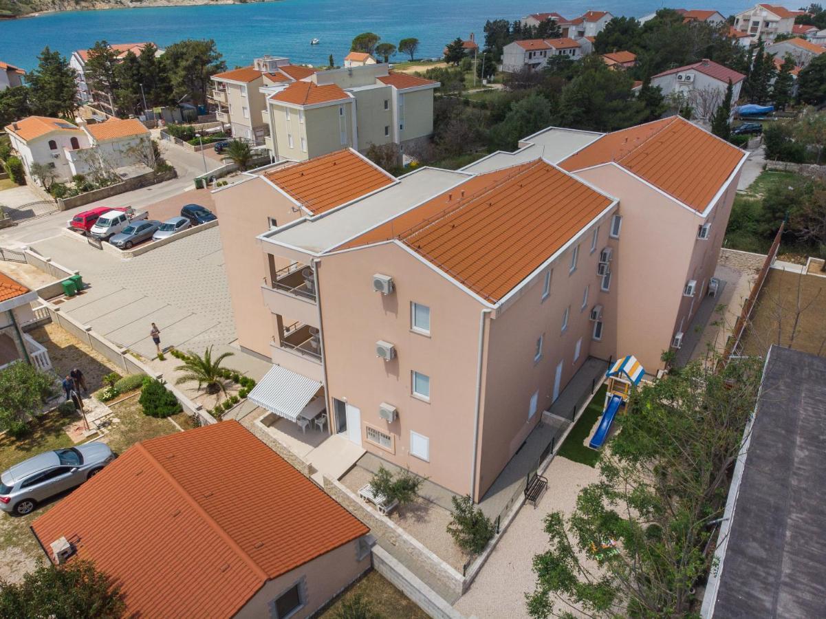 Apartments Kristina, Place For The Family Стара-Новаля Экстерьер фото